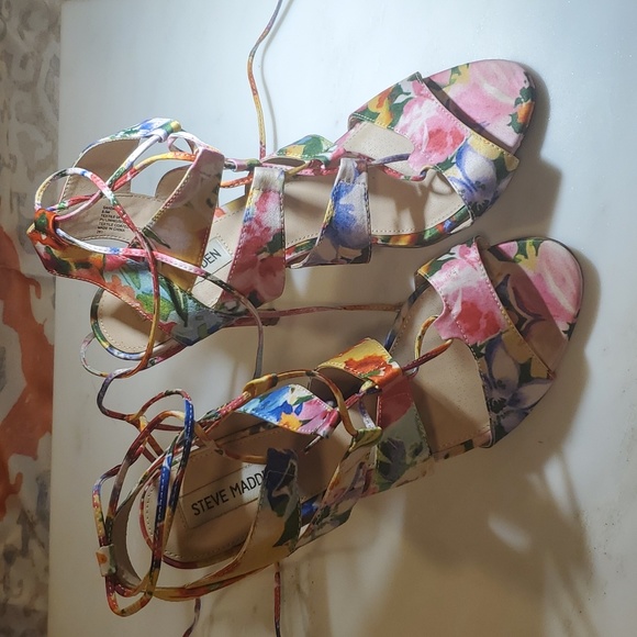 Steve Madden floral high heels 8.5 - Picture 2 of 8
